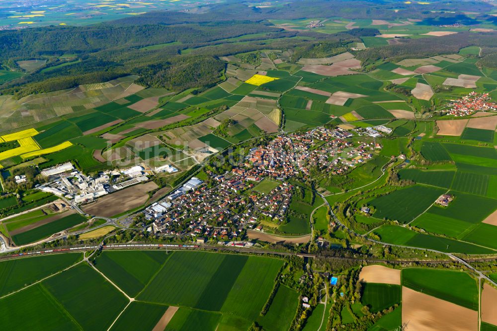 Markt Einersheim von oben - Stadtgebiet inmitten der Landwirtschaft in Markt Einersheim im Bundesland Bayern, Deutschland