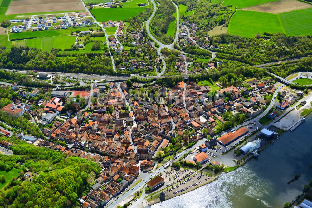 Luftaufnahme Marktbreit - Stadtgebiet inmitten der Landwirtschaft in Marktbreit im Bundesland Bayern, Deutschland