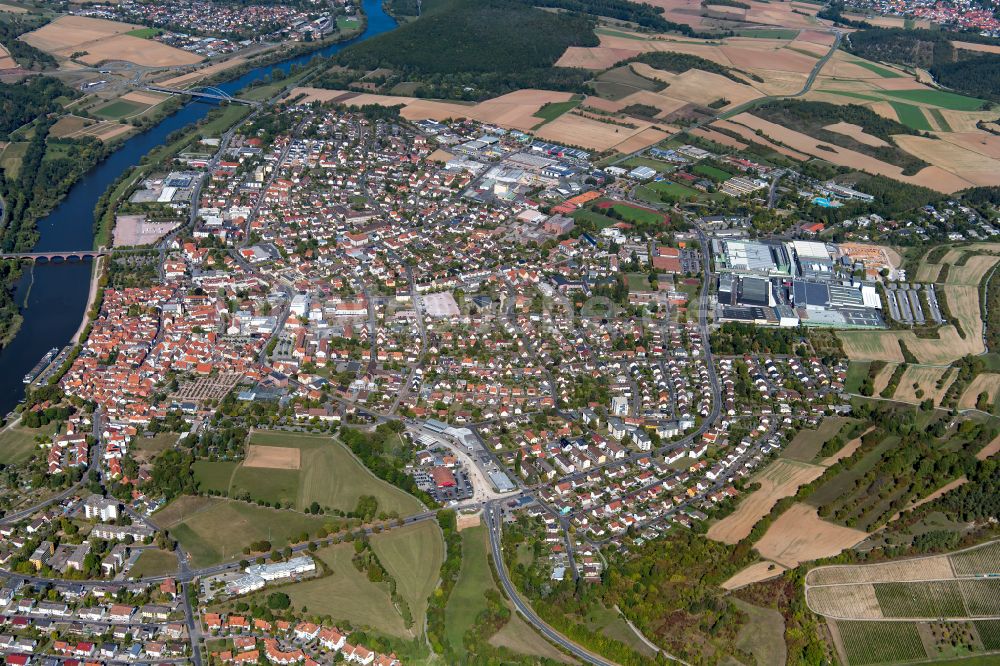 Marktheidenfeld von oben - Stadtgebiet inmitten der Landwirtschaft in Marktheidenfeld im Bundesland Bayern, Deutschland