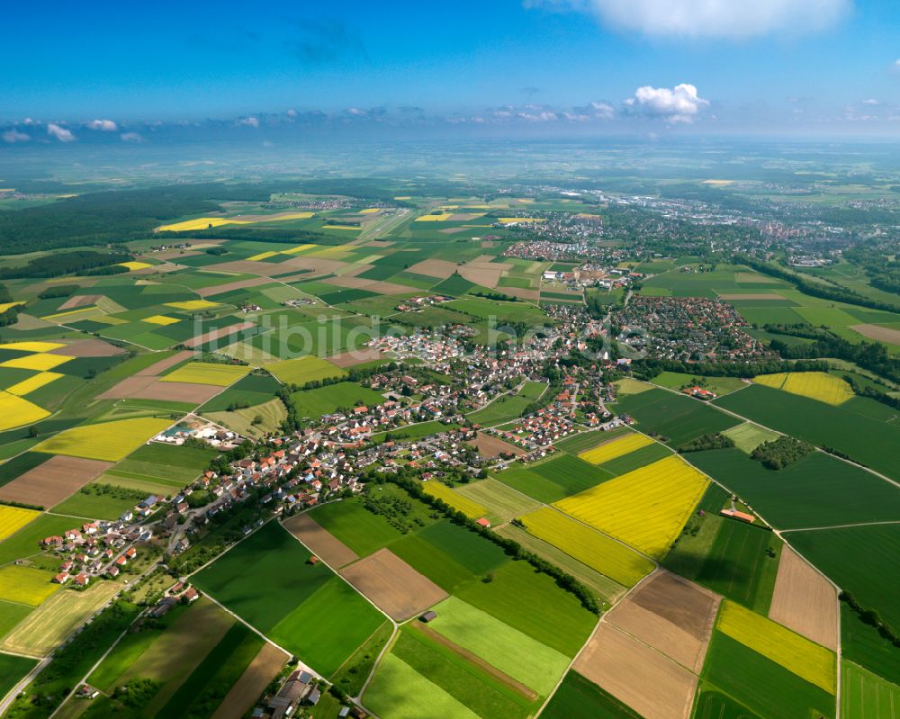 Luftbild Mittelbiberach - Stadtgebiet inmitten der Landwirtschaft in Mittelbiberach im Bundesland Baden-Württemberg, Deutschland