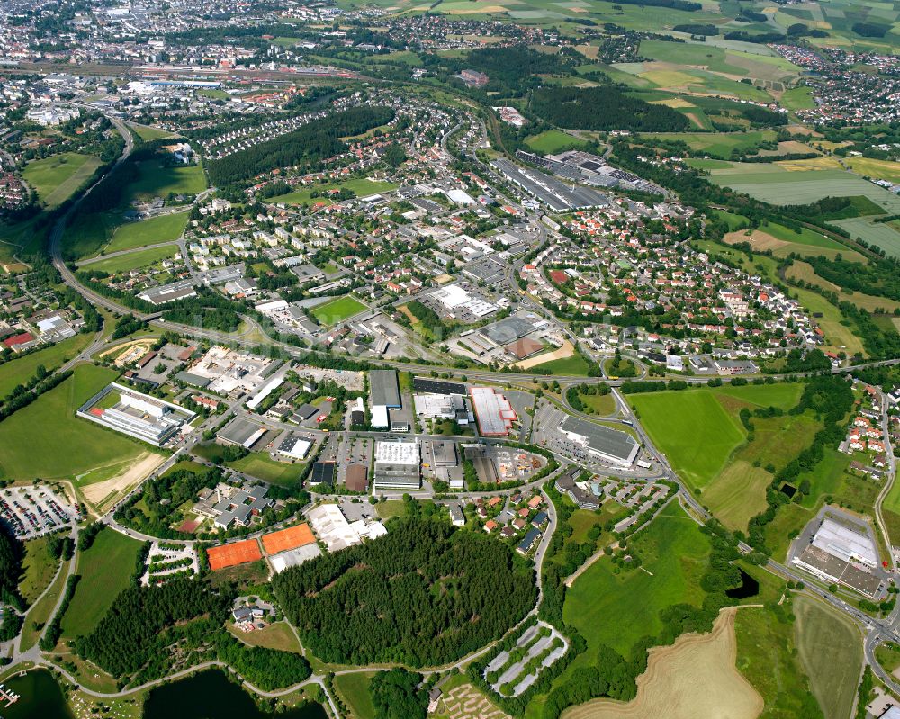 Luftaufnahme Moschendorf - Stadtgebiet inmitten der Landwirtschaft in Moschendorf im Bundesland Bayern, Deutschland