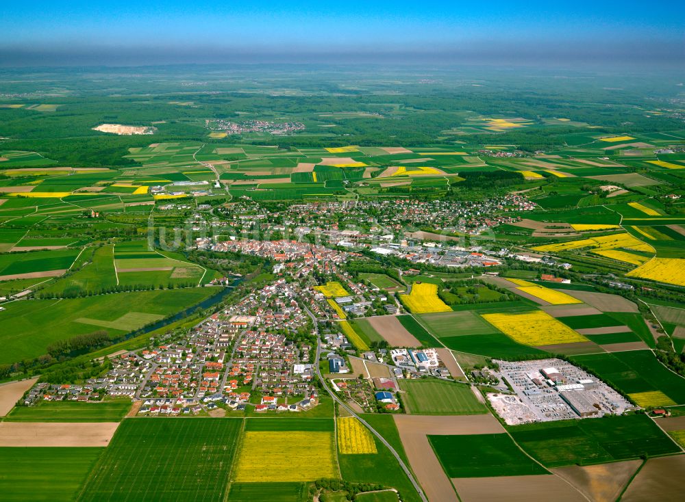 Munderkingen von oben - Stadtgebiet inmitten der Landwirtschaft in Munderkingen im Bundesland Baden-Württemberg, Deutschland