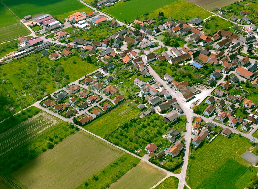 Luftaufnahme Neenstetten - Stadtgebiet inmitten der Landwirtschaft in Neenstetten im Bundesland Baden-Württemberg, Deutschland