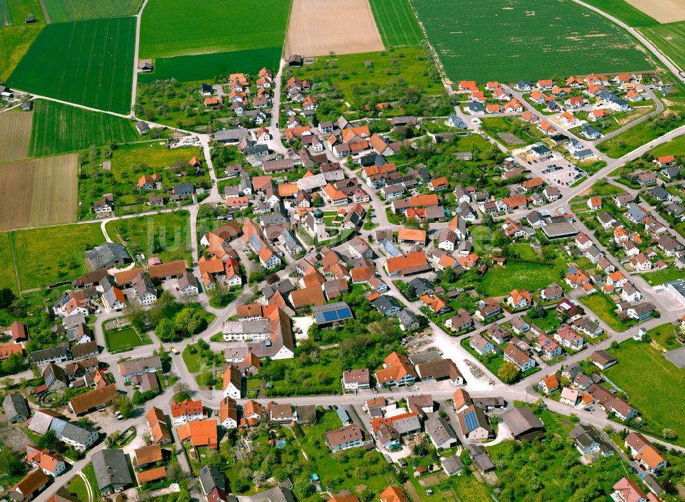 Neenstetten von oben - Stadtgebiet inmitten der Landwirtschaft in Neenstetten im Bundesland Baden-Württemberg, Deutschland