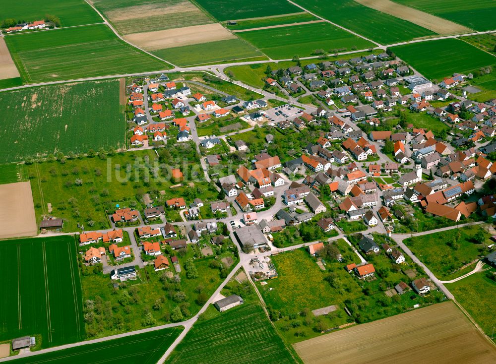 Neenstetten aus der Vogelperspektive: Stadtgebiet inmitten der Landwirtschaft in Neenstetten im Bundesland Baden-Württemberg, Deutschland