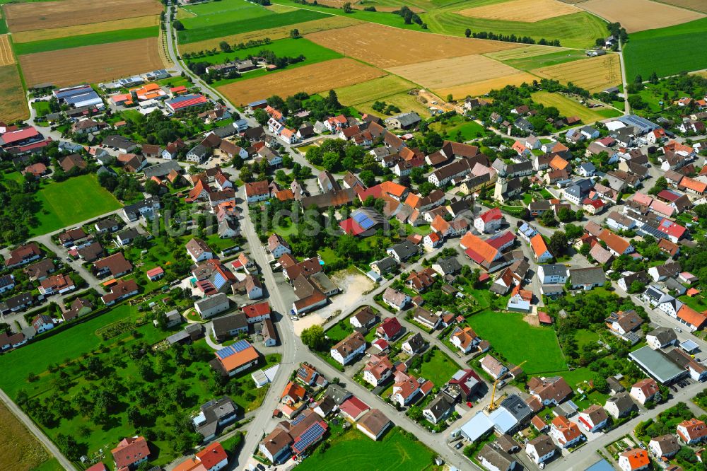 Neenstetten aus der Vogelperspektive: Stadtgebiet inmitten der Landwirtschaft in Neenstetten im Bundesland Baden-Württemberg, Deutschland