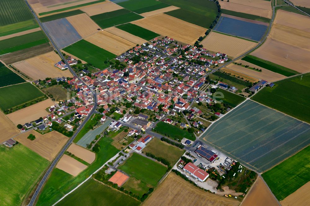 Luftaufnahme Opferbaum - Stadtgebiet inmitten der Landwirtschaft in Opferbaum im Bundesland Bayern, Deutschland