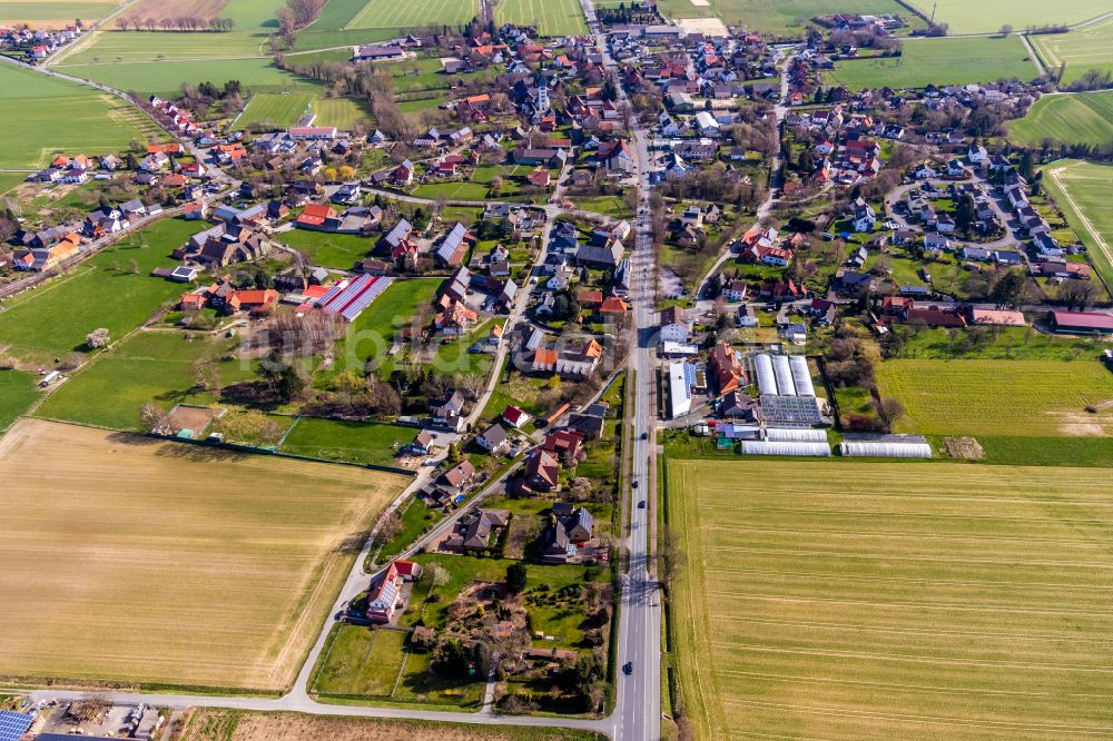 Ostönnen aus der Vogelperspektive: Stadtgebiet inmitten der Landwirtschaft in Ostönnen im Bundesland Nordrhein-Westfalen, Deutschland