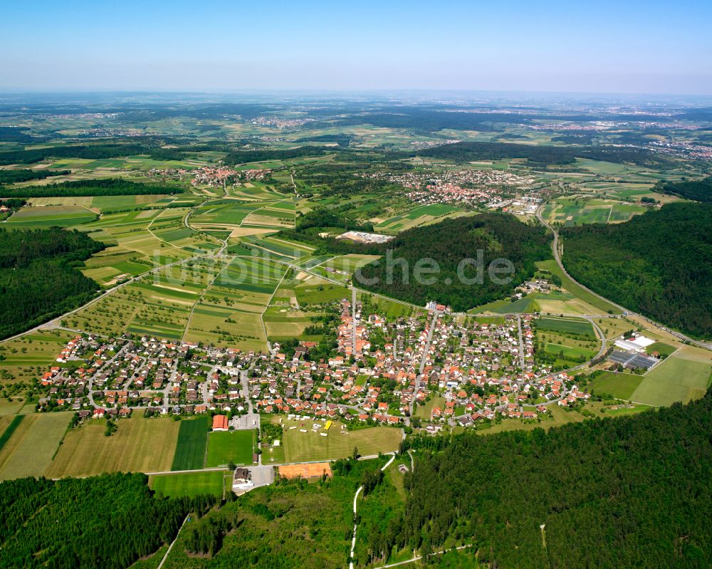 Ottenbronn aus der Vogelperspektive: Stadtgebiet inmitten der Landwirtschaft in Ottenbronn im Bundesland Baden-Württemberg, Deutschland