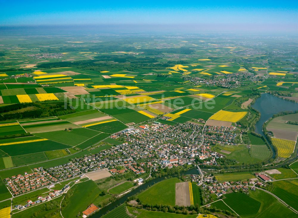 Luftbild Öpfingen - Stadtgebiet inmitten der Landwirtschaft in Öpfingen im Bundesland Baden-Württemberg, Deutschland