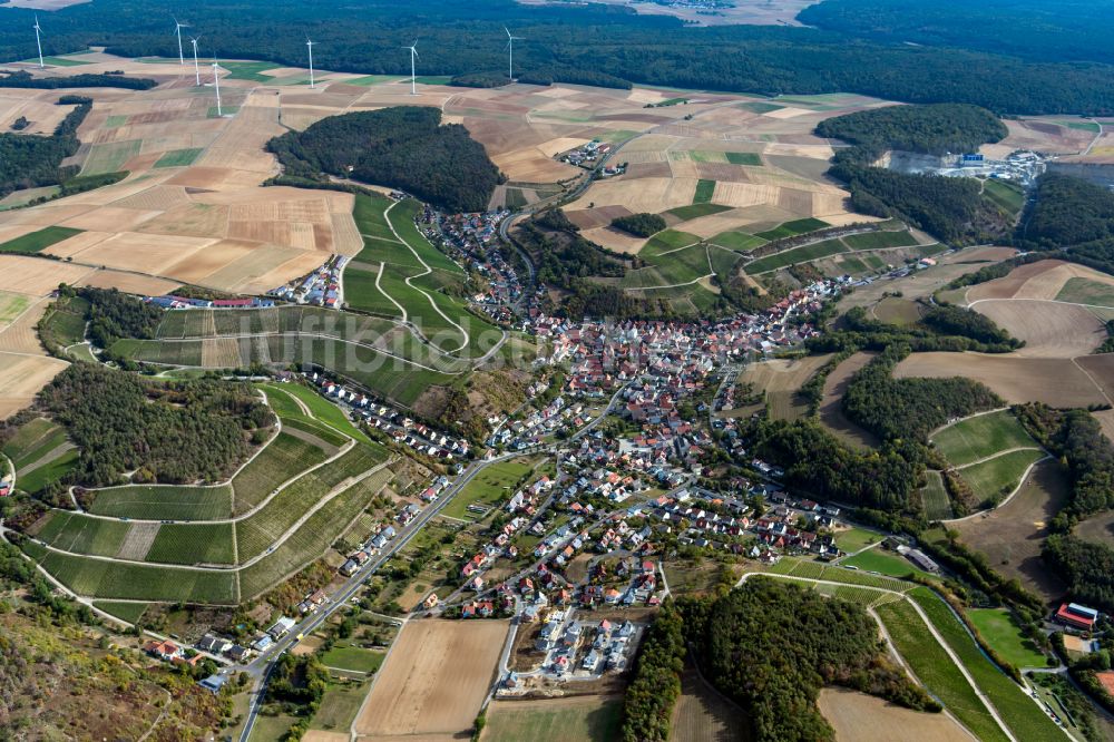 Retzstadt von oben - Stadtgebiet inmitten der Landwirtschaft in Retzstadt im Bundesland Bayern, Deutschland