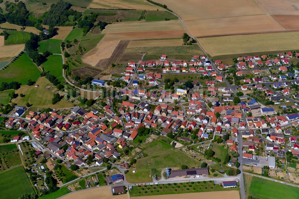 Rieden aus der Vogelperspektive: Stadtgebiet inmitten der Landwirtschaft in Rieden im Bundesland Bayern, Deutschland