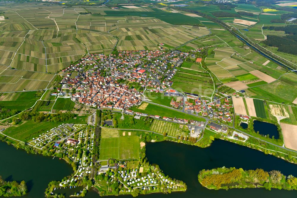 Luftbild Sommerach - Stadtgebiet inmitten der Landwirtschaft in Sommerach im Bundesland Bayern, Deutschland