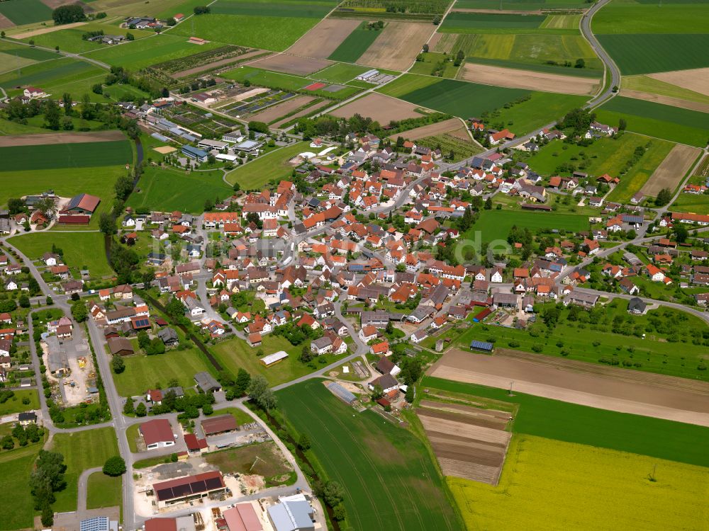 Unlingen aus der Vogelperspektive: Stadtgebiet inmitten der Landwirtschaft in Unlingen im Bundesland Baden-Württemberg, Deutschland