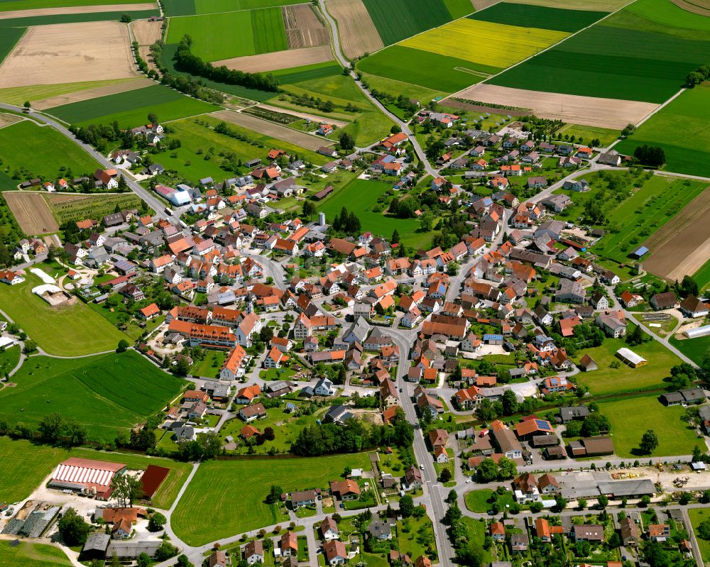 Luftaufnahme Unlingen - Stadtgebiet inmitten der Landwirtschaft in Unlingen im Bundesland Baden-Württemberg, Deutschland