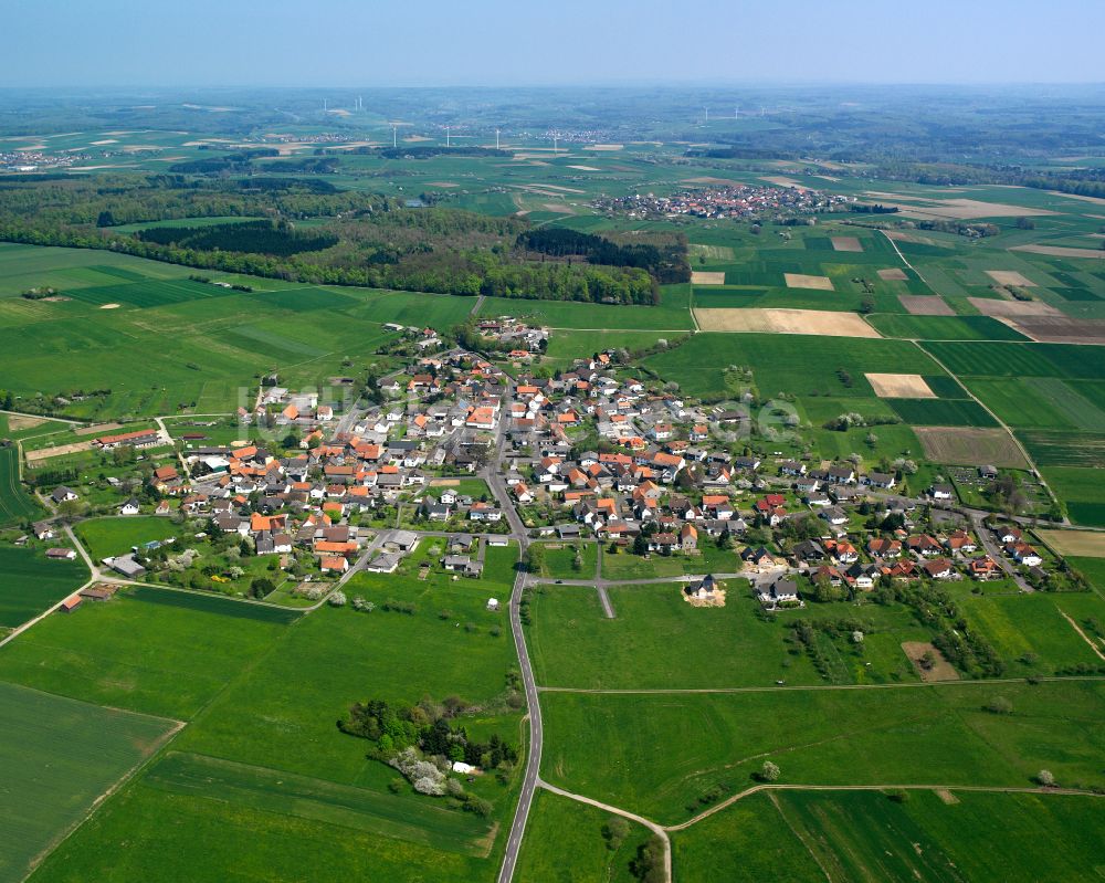 Weitershain aus der Vogelperspektive: Stadtgebiet inmitten der Landwirtschaft in Weitershain im Bundesland Hessen, Deutschland