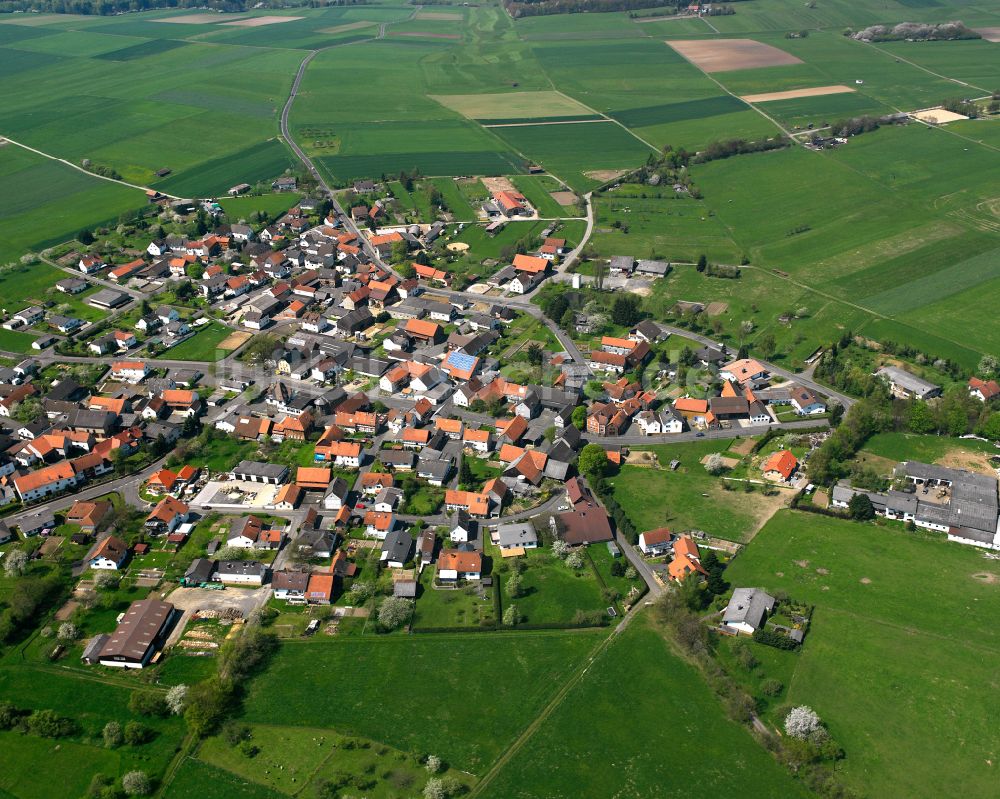 Weitershain aus der Vogelperspektive: Stadtgebiet inmitten der Landwirtschaft in Weitershain im Bundesland Hessen, Deutschland