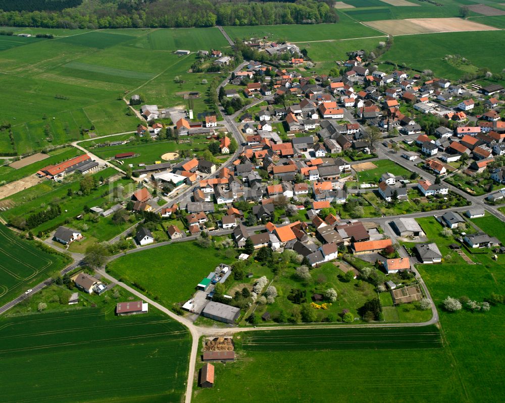 Luftaufnahme Weitershain - Stadtgebiet inmitten der Landwirtschaft in Weitershain im Bundesland Hessen, Deutschland