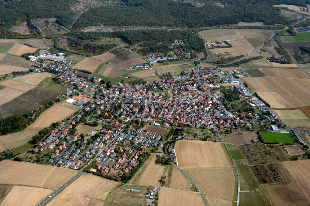 Luftaufnahme Wiesenfeld - Stadtgebiet inmitten der Landwirtschaft in Wiesenfeld im Bundesland Bayern, Deutschland