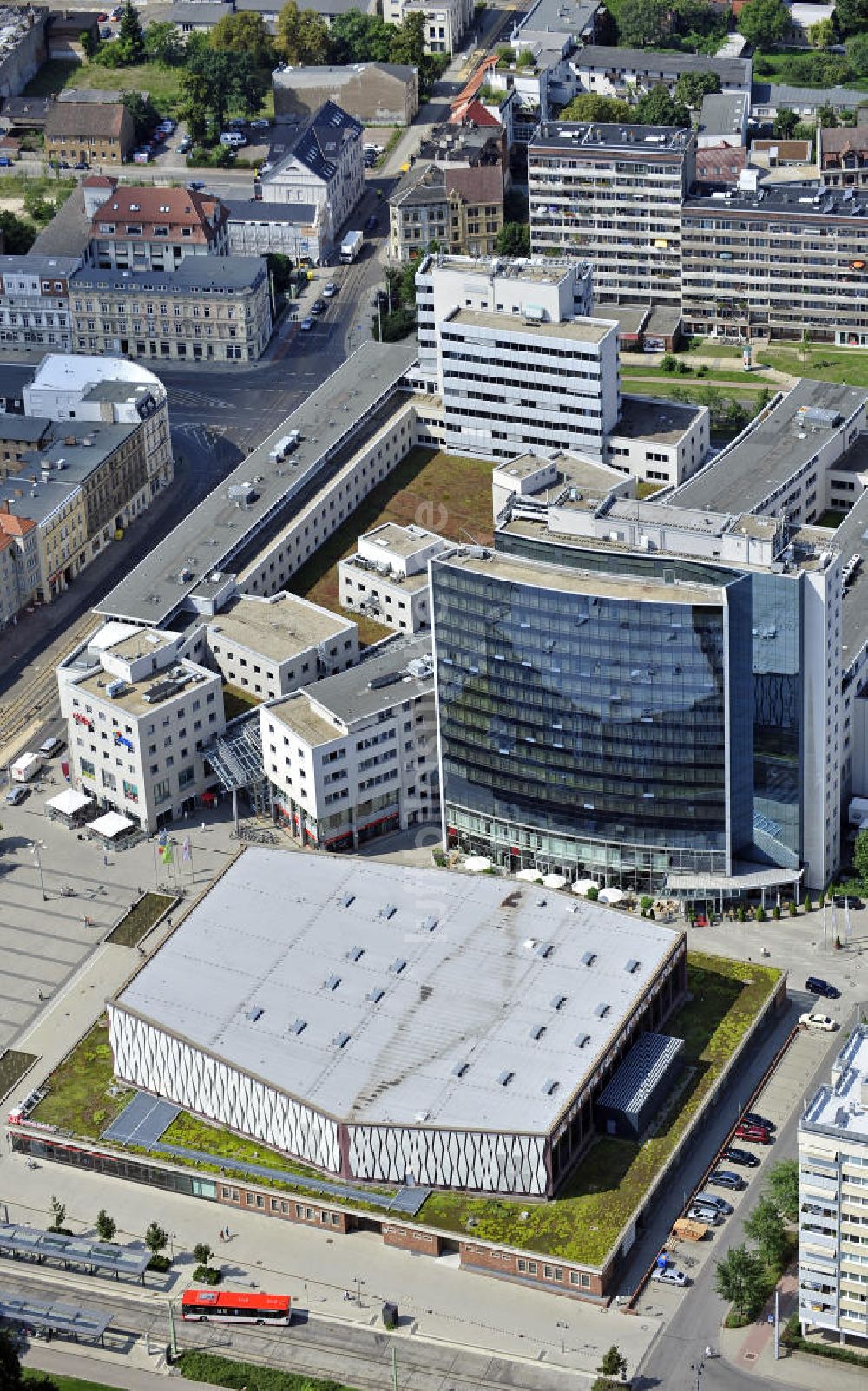 Cottbus aus der Vogelperspektive: Stadthalle Cottbus und Einkaufszentrum