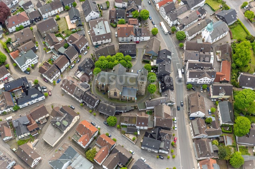 Breckerfeld aus der Vogelperspektive: Stadtkern und evangelische Jakobus - Pfarrkirche in Breckerfeld im Bundesland Nordrhein-Westfalen