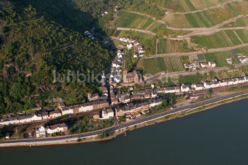 Lorch von oben - Stadtkern und Pfarrkirche St.Bonifatius in Lorch im Bundesland Hessen