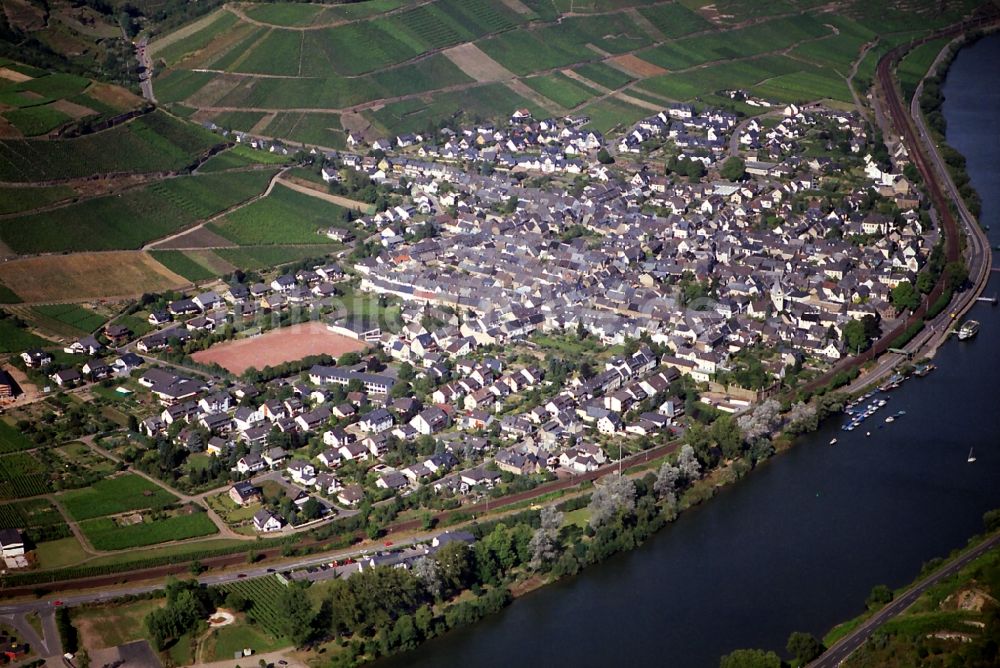 Luftaufnahme Winningen - Stadtkern von Winningen im Bundesland Rheinland-Pfalz