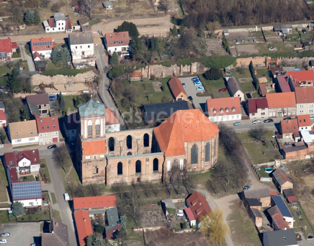 Gartz (Oder) von oben - Stadtkirche in Gartz (Oder) im Bundesland Brandenburg