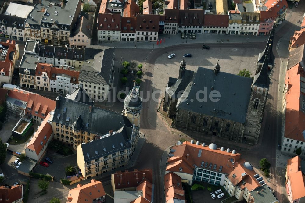 Köthen (Anhalt) aus der Vogelperspektive: Stadtkirche St. Jakob und Rathaus im Altstadt- Zentrum in Köthen (Anhalt) im Bundesland Sachsen-Anhalt