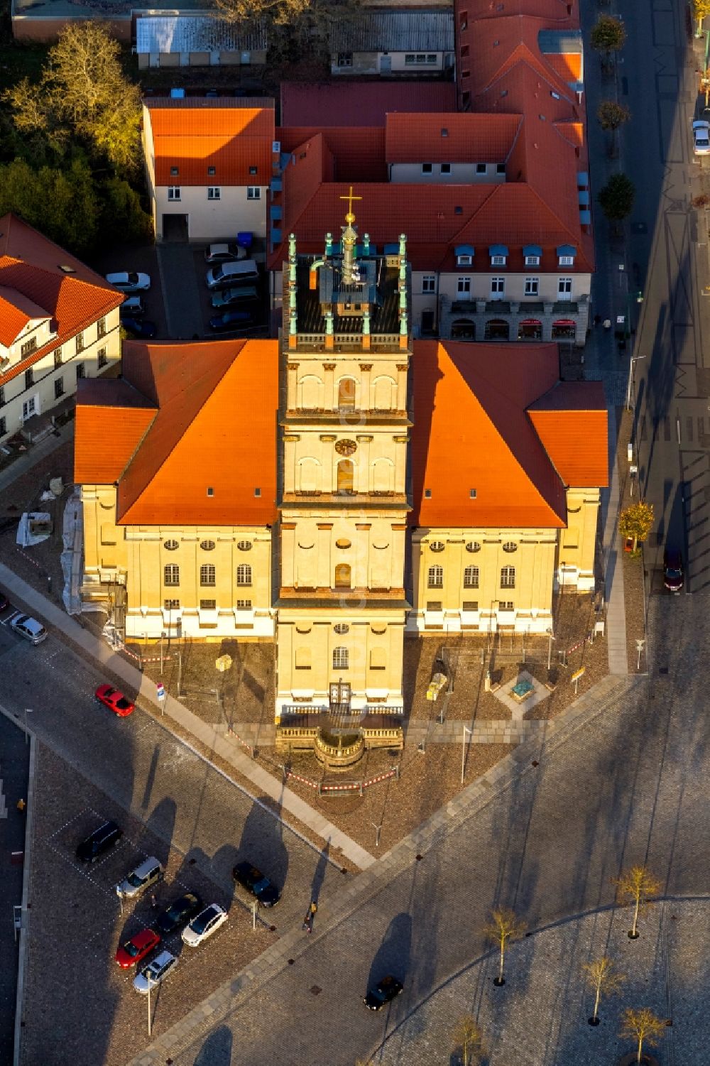 Luftaufnahme Neustrelitz - Stadtkirche in Neustrelitz im Bundesland Mecklenburg-Vorpommern