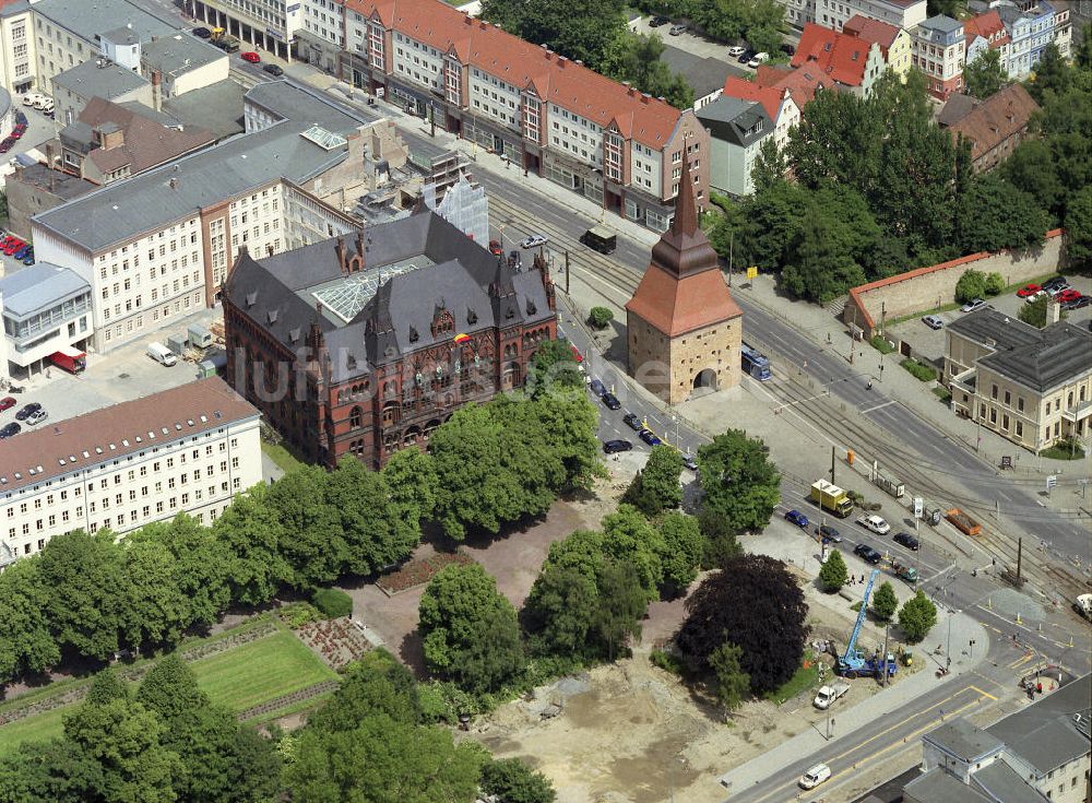 Luftaufnahme Rostock - Stadtmauer am ehemaligen Ständehaus und am Steintor in Rostock