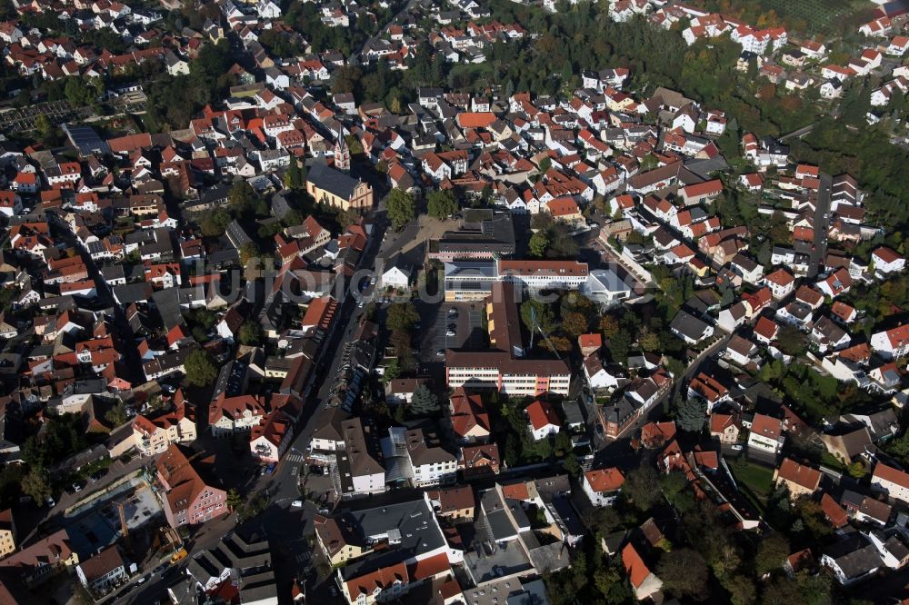 Nieder-Olm von oben - Stadtmitte von Nieder-Olm im Bundesland Rheinland-Pfalz