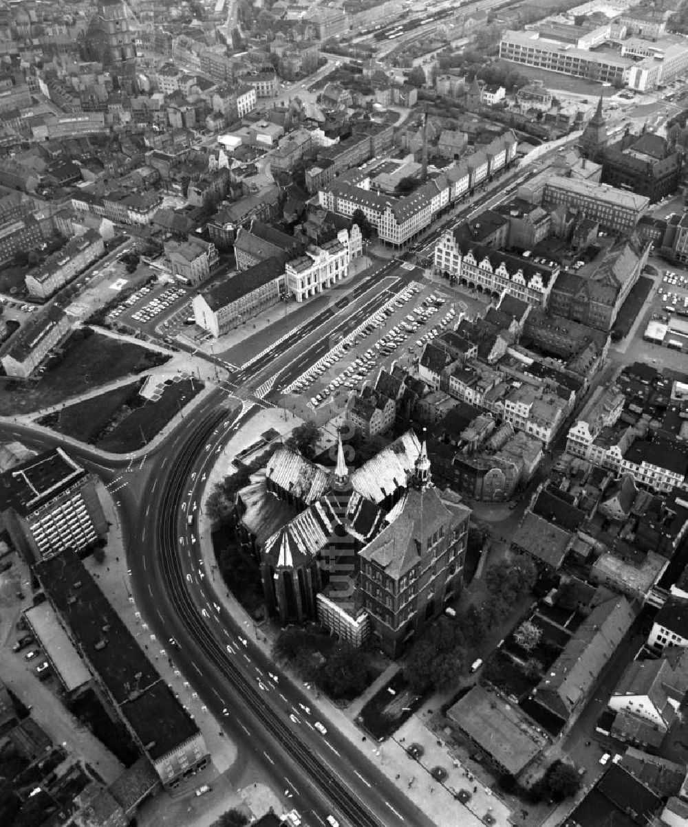 Rostock von oben - Stadtmitte Rostock mit Rathaus