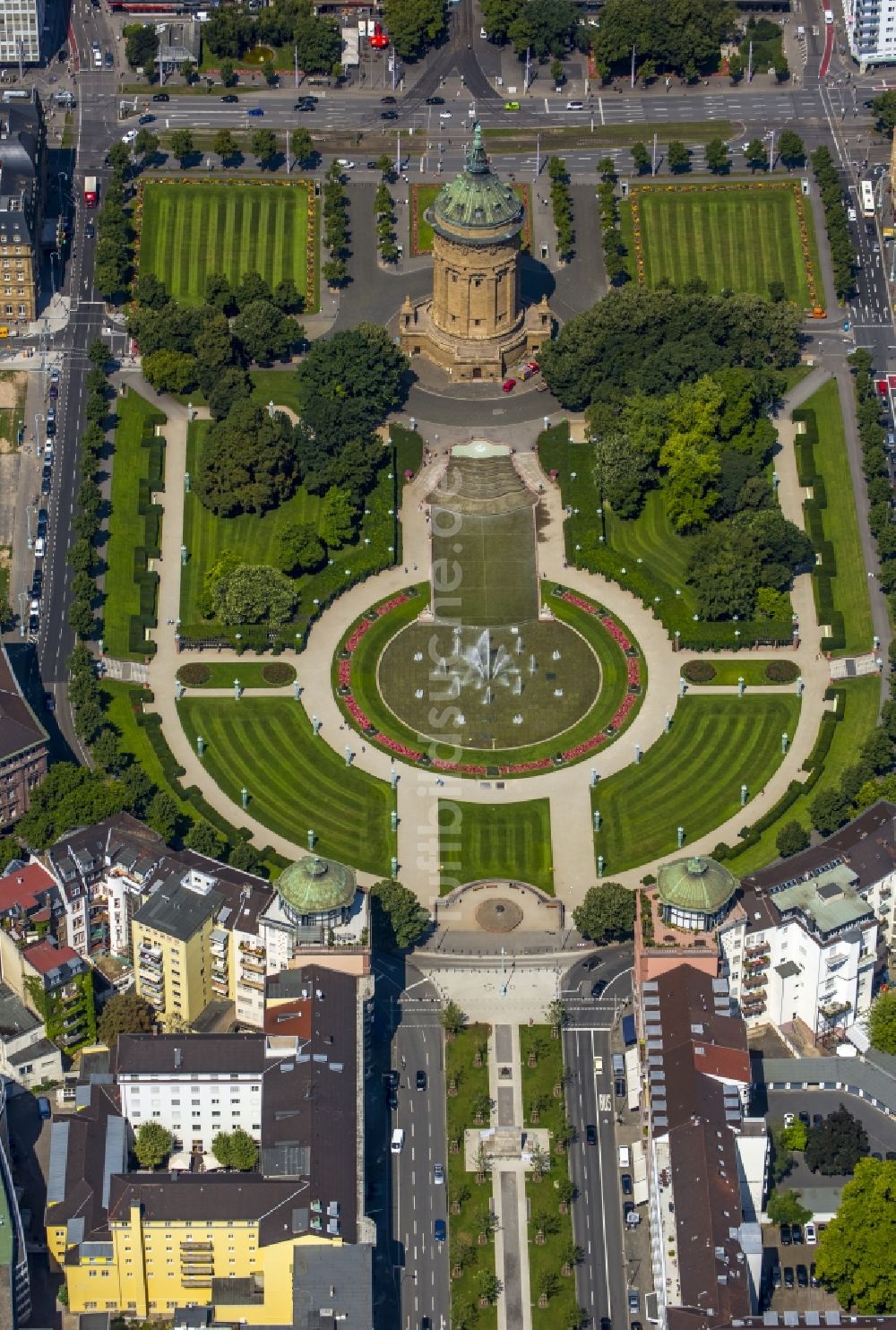 Luftbild Mannheim - Stadtpark am Wasserturm am Friedrichsplatz in Mannheim im Bundesland Baden-Württemberg