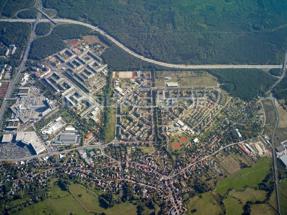 Luftaufnahme Potsdam - Stadtrand und Außenbezirks- Wohngebiet Kirchsteigfeld in Potsdam im Bundesland Brandenburg, Deutschland