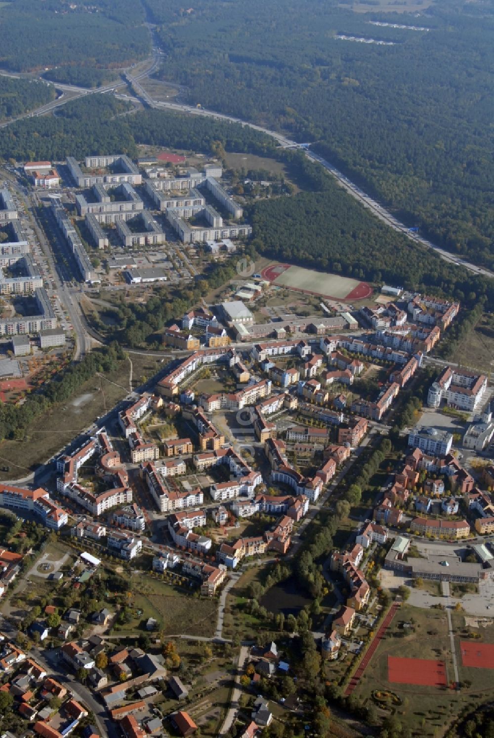 Potsdam aus der Vogelperspektive: Stadtrand und Außenbezirks- Wohngebiet Kirchsteigfeld in Potsdam im Bundesland Brandenburg, Deutschland