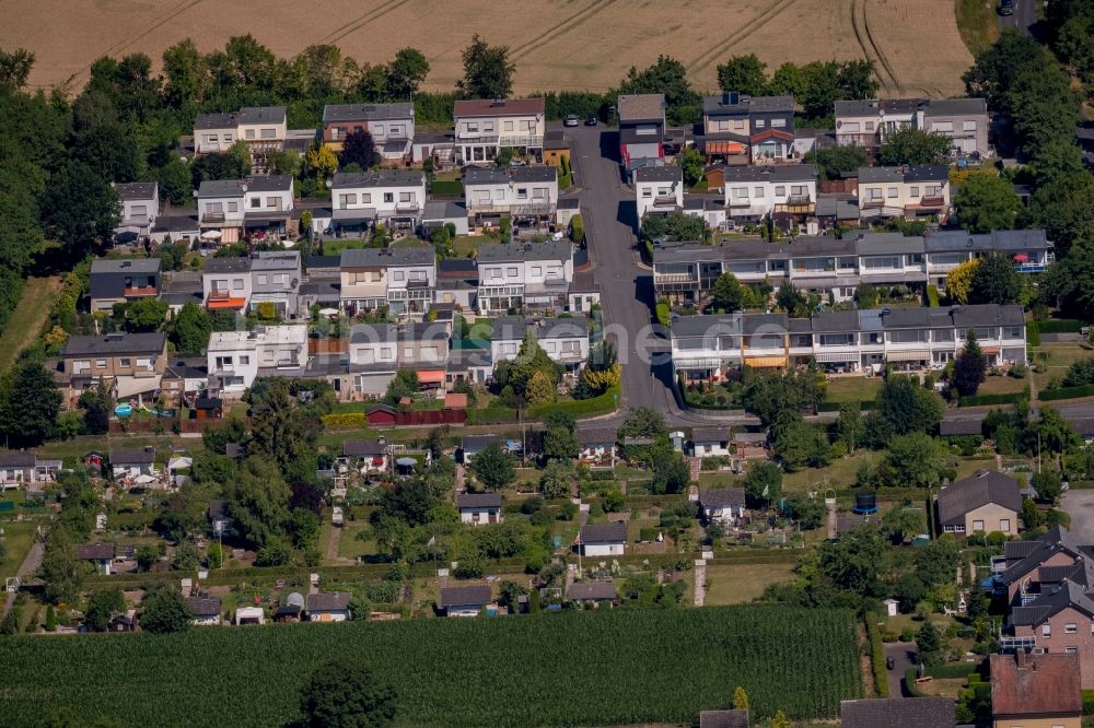 Ahlen von oben - Stadtrand und Außenbezirks- Wohngebiete in Ahlen im Bundesland Nordrhein-Westfalen, Deutschland