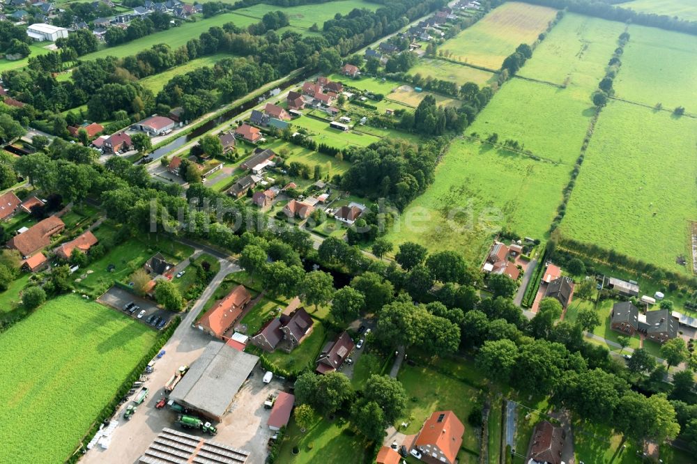 Luftaufnahme Barßel - Stadtrand und Außenbezirks- Wohngebiete in Barßel im Bundesland Niedersachsen