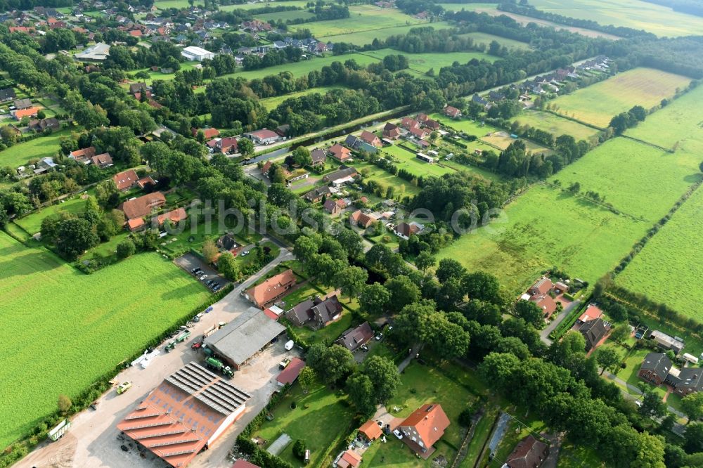 Barßel von oben - Stadtrand und Außenbezirks- Wohngebiete in Barßel im Bundesland Niedersachsen