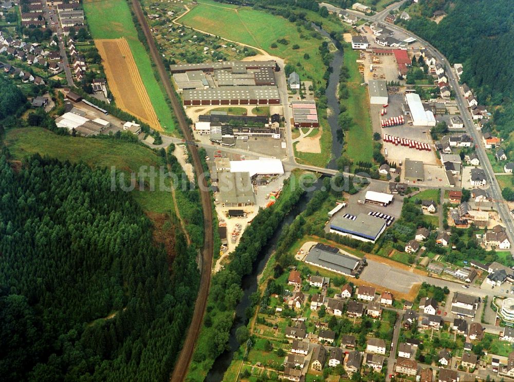 Finnentrop aus der Vogelperspektive: Stadtrand und Außenbezirks- Wohngebiete über den Rittberg in Finnentrop im Bundesland Nordrhein-Westfalen