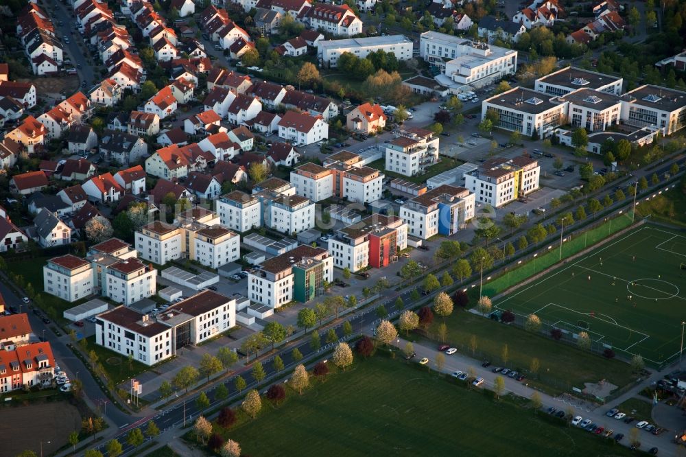 Luftbild Bensheim - Stadtrand und Außenbezirks- Wohngebiete am Berliner Ring im Ortsteil Auerbach in Bensheim im Bundesland Hessen