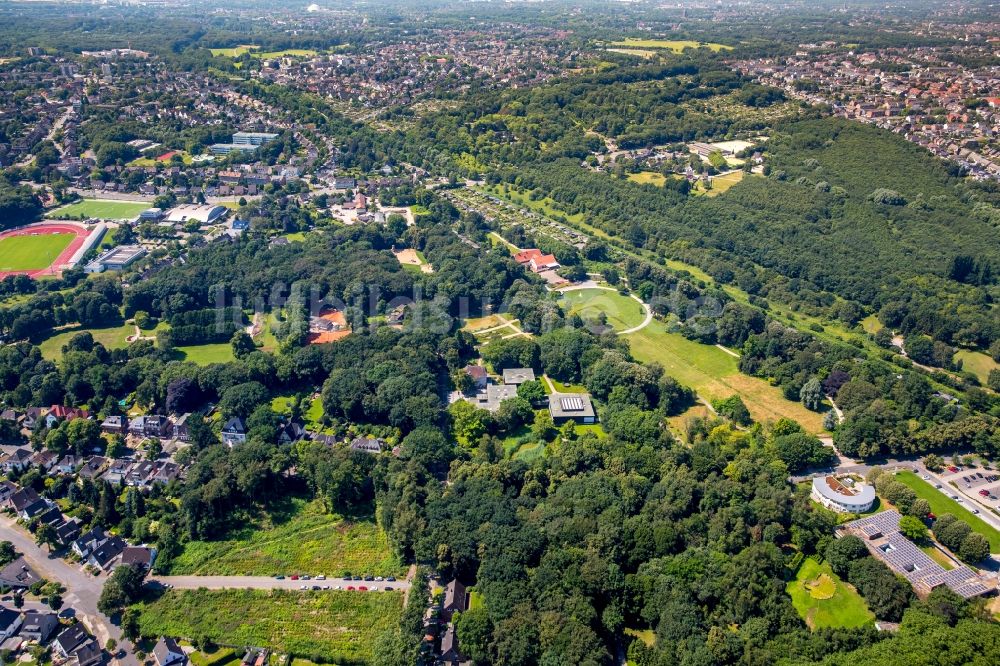 Bottrop von oben - Stadtrand und Außenbezirks- Wohngebiete in Bottrop im Bundesland Nordrhein-Westfalen