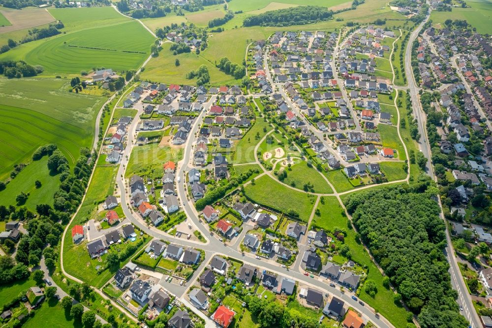 Luftbild Breckerfeld - Stadtrand und Außenbezirks- Wohngebiete in Breckerfeld im Bundesland Nordrhein-Westfalen, Deutschland