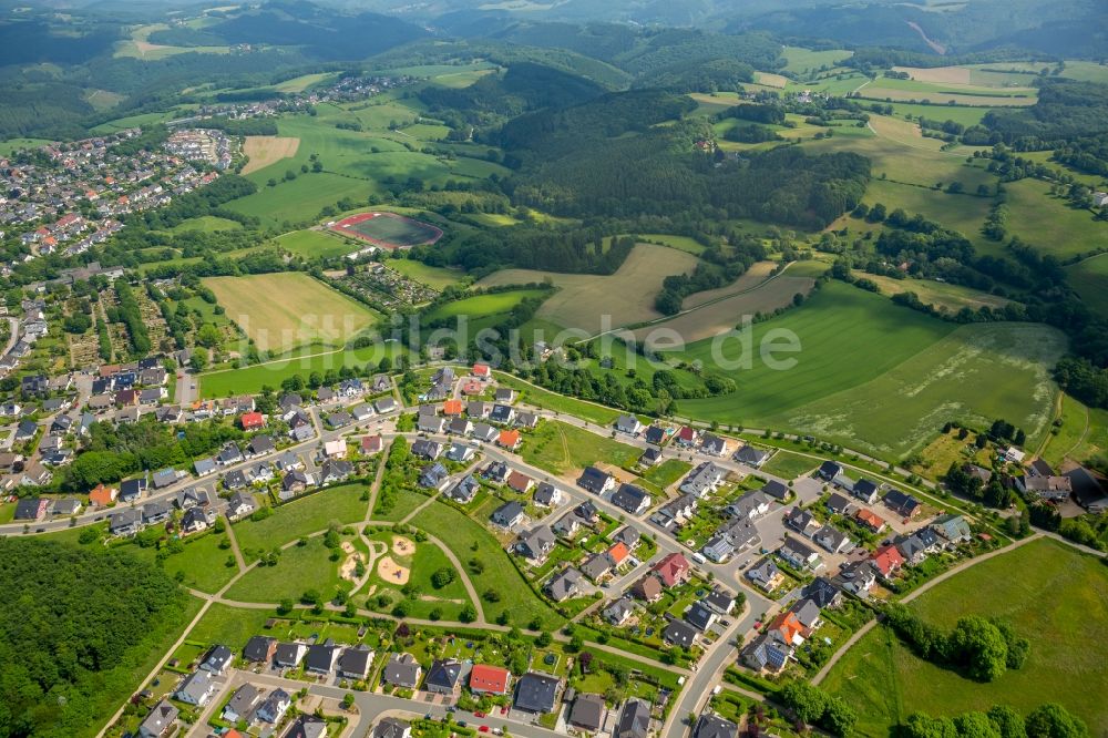 Breckerfeld von oben - Stadtrand und Außenbezirks- Wohngebiete in Breckerfeld im Bundesland Nordrhein-Westfalen, Deutschland