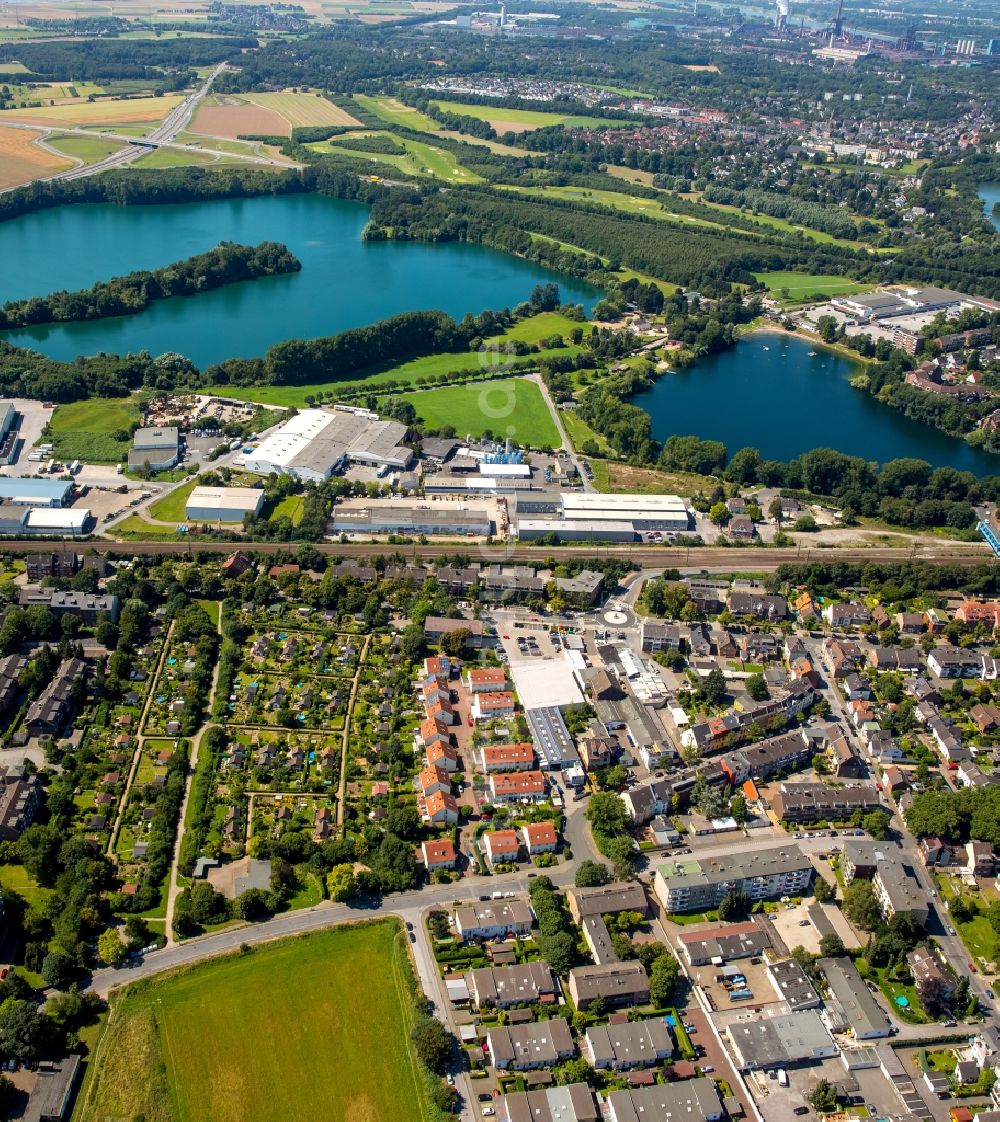 Luftbild Duisburg - Stadtrand und Außenbezirks- Wohngebiete in Duisburg im Bundesland Nordrhein-Westfalen