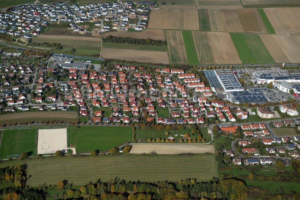 Luftaufnahme Ehingen (Donau) - Stadtrand und Außenbezirks- Wohngebiete in Ehingen (Donau) im Bundesland Baden-Württemberg, Deutschland