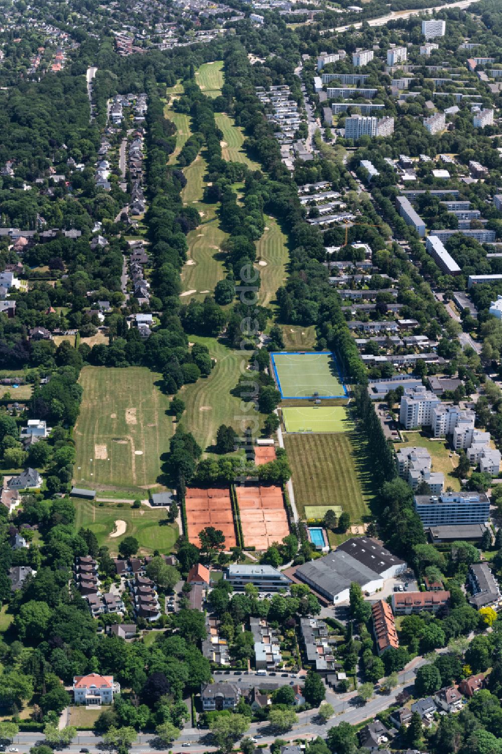 Bremen von oben - Stadtrand und Außenbezirks- Wohngebiete entlang der August-Bebel-Allee in Bremen, Deutschland