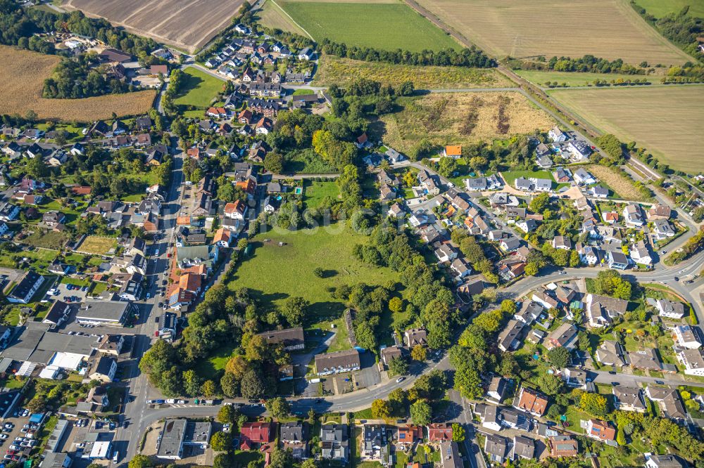 Luftbild Unna - Stadtrand und Außenbezirks- Wohngebiete entlang der Bundesautobahn BAB A1 in Unna im Bundesland Nordrhein-Westfalen, Deutschland