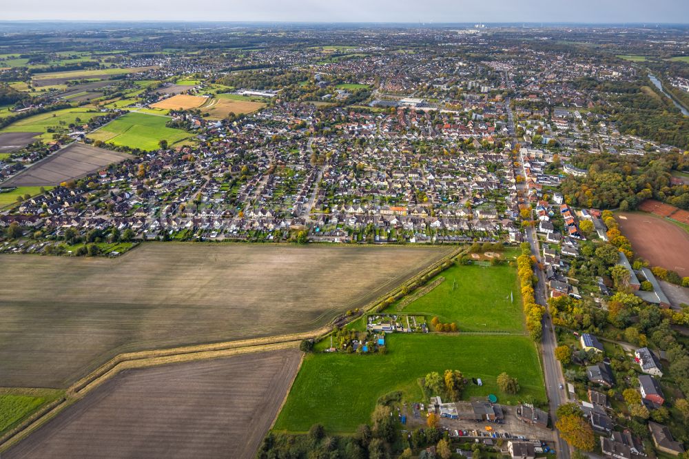 Hamm aus der Vogelperspektive: Stadtrand und Außenbezirks- Wohngebiete an der Fritz-Erler-Straße im Ortsteil Norddinker in Hamm im Bundesland Nordrhein-Westfalen, Deutschland