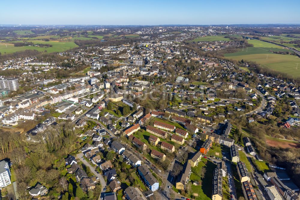 Heiligenhaus von oben - Stadtrand und Außenbezirks- Wohngebiete in Heiligenhaus im Bundesland Nordrhein-Westfalen, Deutschland